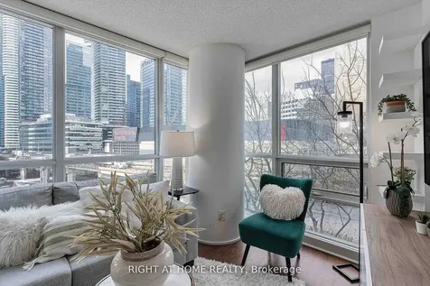 33 Bay Street Toronto ON M5J 2Z3