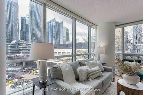 33 Bay Street Toronto ON M5J 2Z3