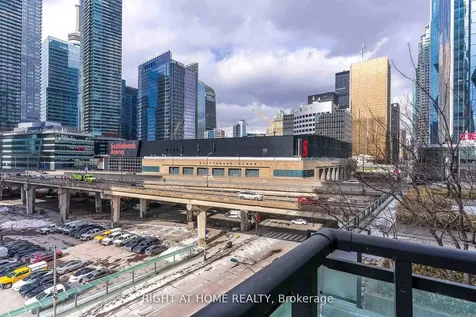 33 Bay Street Toronto ON M5J 2Z3