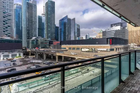 33 Bay Street Toronto ON M5J 2Z3