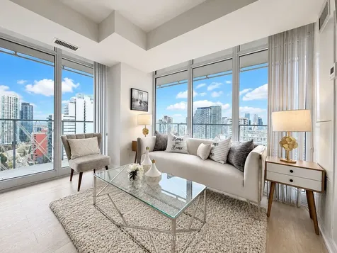 50 Wellesley Street E Toronto ON M4Y 0C8
