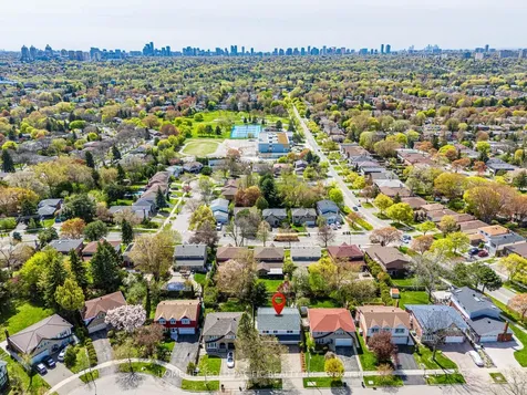 10 O'shea Crescent Toronto ON M2J 2N5