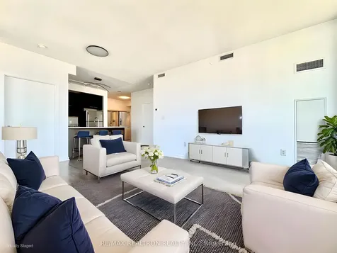 66 Forest Manor Road Toronto ON M2J 0B7