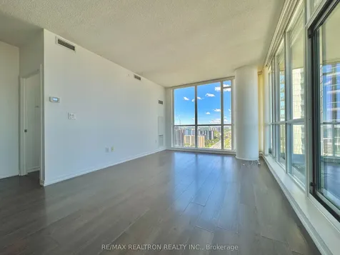 66 Forest Manor Road Toronto ON M2J 0B7