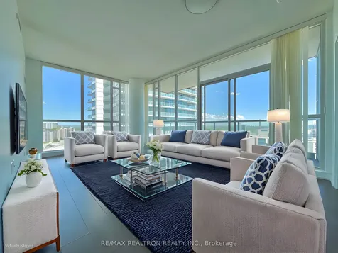 66 Forest Manor Road Toronto ON M2J 0B7