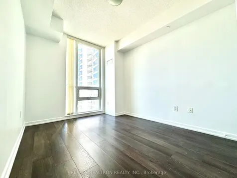 66 Forest Manor Road Toronto ON M2J 0B7