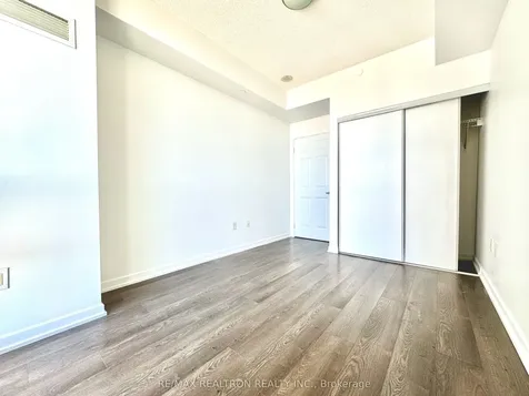 66 Forest Manor Road Toronto ON M2J 0B7