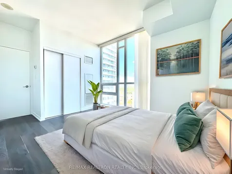 66 Forest Manor Road Toronto ON M2J 0B7