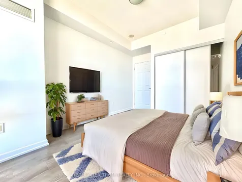66 Forest Manor Road Toronto ON M2J 0B7
