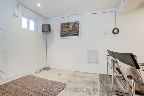 342 Glenholme Avenue Toronto ON M6E 3E5