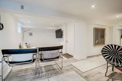 342 Glenholme Avenue Toronto ON M6E 3E5