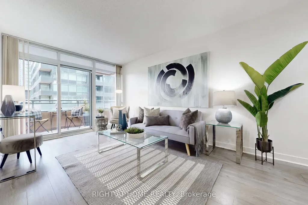 4K Spadina Avenue Toronto ON M5V 3Y6