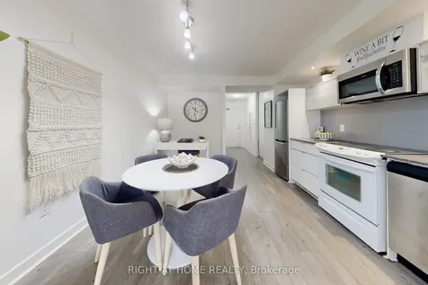 4K Spadina Avenue Toronto ON M5V 3Y6