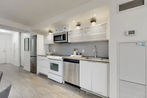 4K Spadina Avenue Toronto ON M5V 3Y6