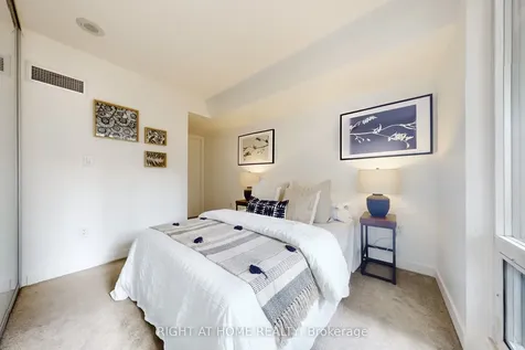 4K Spadina Avenue Toronto ON M5V 3Y6