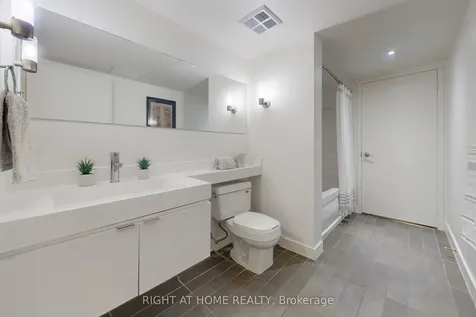 4K Spadina Avenue Toronto ON M5V 3Y6