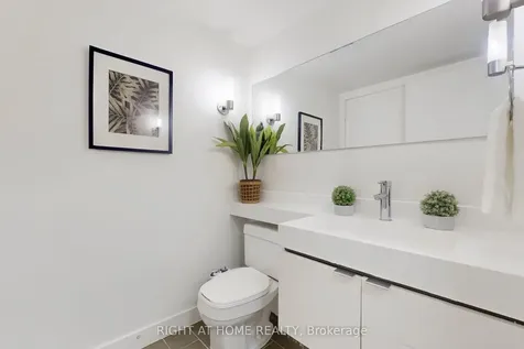 4K Spadina Avenue Toronto ON M5V 3Y6