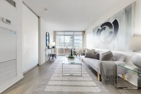 4K Spadina Avenue Toronto ON M5V 3Y6
