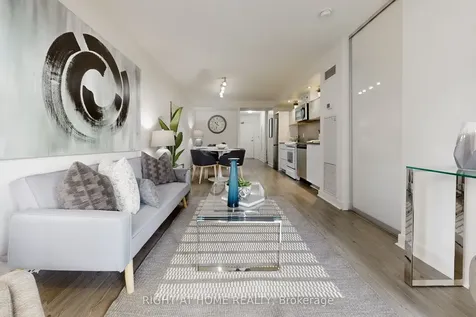 4K Spadina Avenue Toronto ON M5V 3Y6