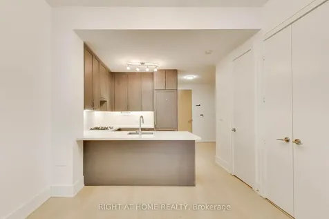 39 Queens Quay E Toronto ON M5E 0A5