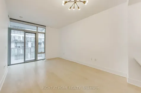 39 Queens Quay E Toronto ON M5E 0A5