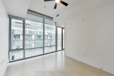 39 Queens Quay E Toronto ON M5E 0A5