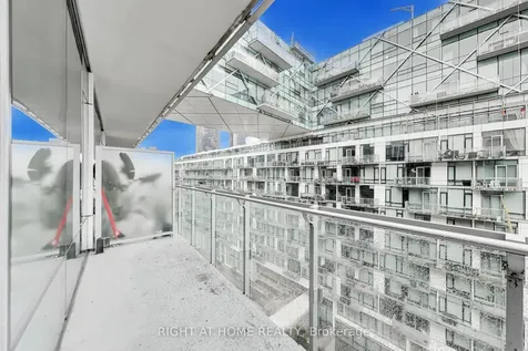 39 Queens Quay E Toronto ON M5E 0A5