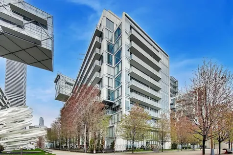 39 Queens Quay E Toronto ON M5E 0A5