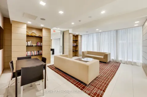 39 Queens Quay E Toronto ON M5E 0A5