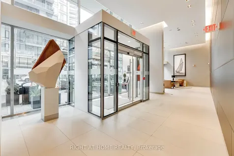 39 Queens Quay E Toronto ON M5E 0A5