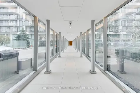 39 Queens Quay E Toronto ON M5E 0A5