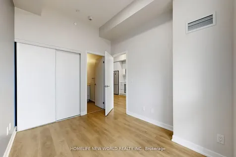 32 Forest Manor Road Toronto ON M2J 0H2