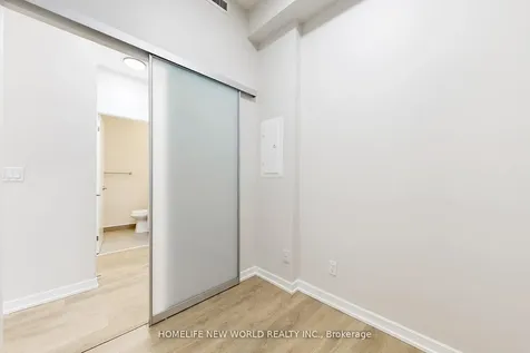 32 Forest Manor Road Toronto ON M2J 0H2
