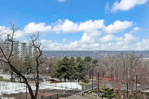 32 Forest Manor Road Toronto ON M2J 0H2
