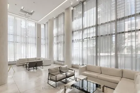32 Forest Manor Road Toronto ON M2J 0H2