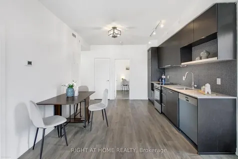 435 Richmond Street W Toronto ON M5V 0N1