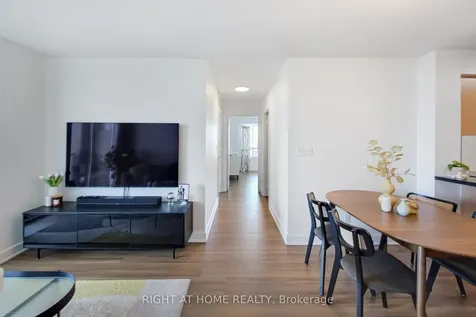 16 Harrison Garden Boulevard Toronto ON M2N 7J6