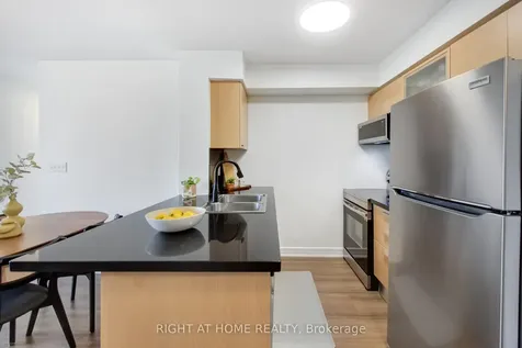 16 Harrison Garden Boulevard Toronto ON M2N 7J6