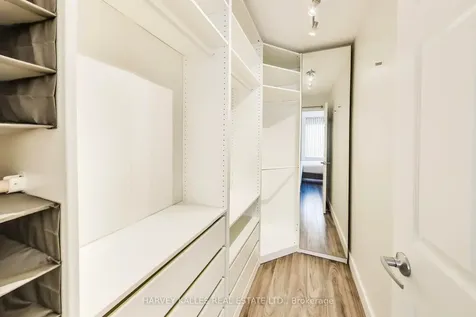 1369 Bloor Street W Toronto ON M6P 4J4