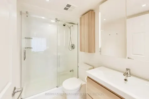 1369 Bloor Street W Toronto ON M6P 4J4