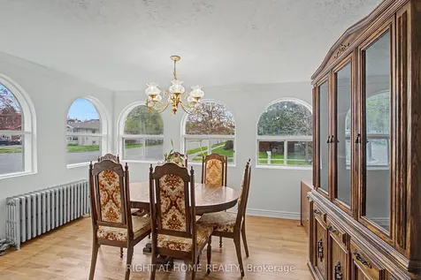 89 Newton Drive Toronto ON M2M 2N2