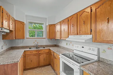 89 Newton Drive Toronto ON M2M 2N2