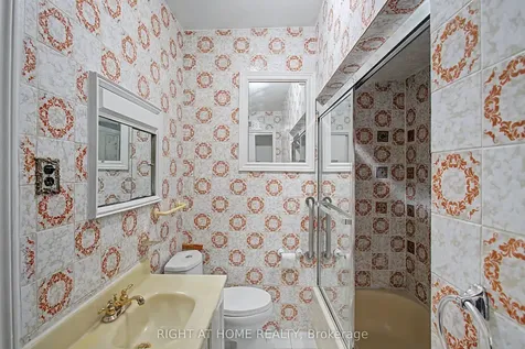 89 Newton Drive Toronto ON M2M 2N2