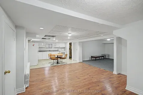 89 Newton Drive Toronto ON M2M 2N2