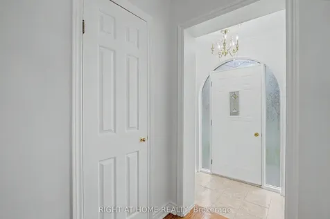 89 Newton Drive Toronto ON M2M 2N2