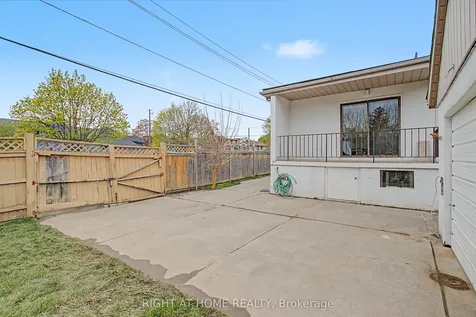 89 Newton Drive Toronto ON M2M 2N2