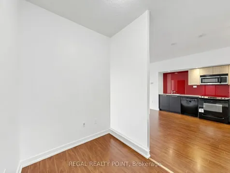 25 Capreol Court Toronto ON M5V 3Z7