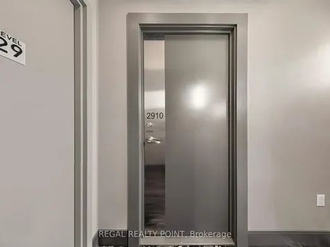 25 Capreol Court Toronto ON M5V 3Z7