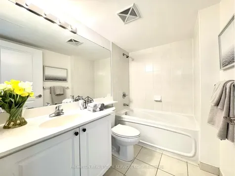35 Bales Avenue Toronto ON M2N 7L7
