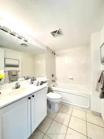 35 Bales Avenue Toronto ON M2N 7L7